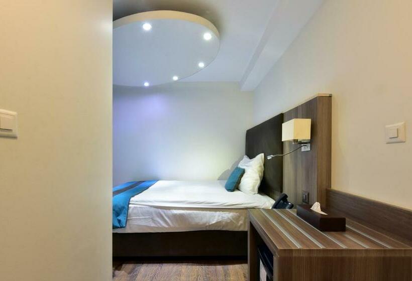 اتاق کلاسیک یک تخته, Rousseau