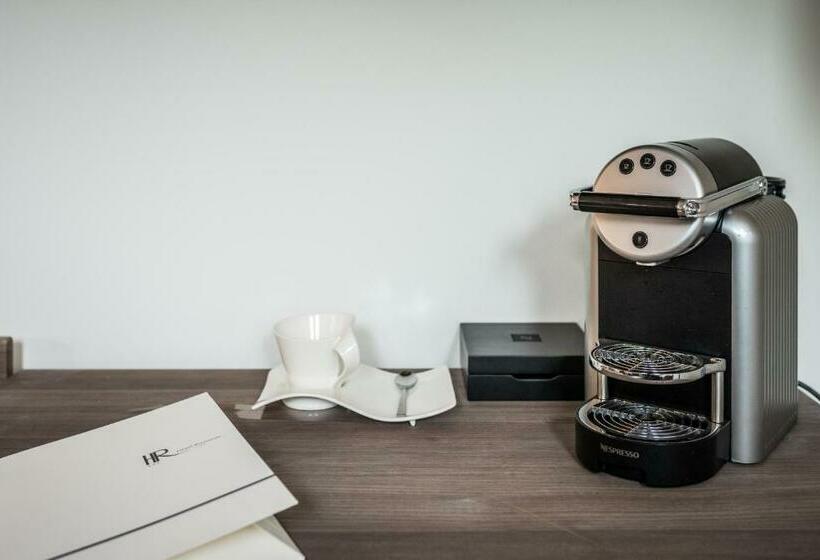 اتاق کلاسیک, Rousseau