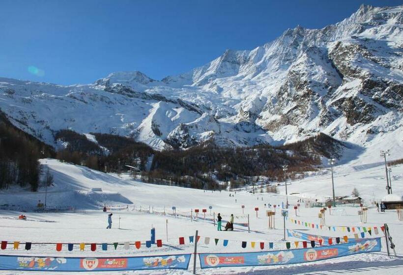 غرفة قياسية, The Larix Ski In Ski Out