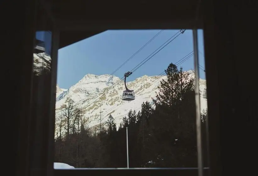 ファミリールーム, The Larix Ski In Ski Out