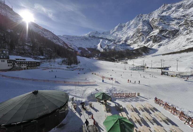 Семейный Номер Вид на Горы, The Larix Ski In Ski Out
