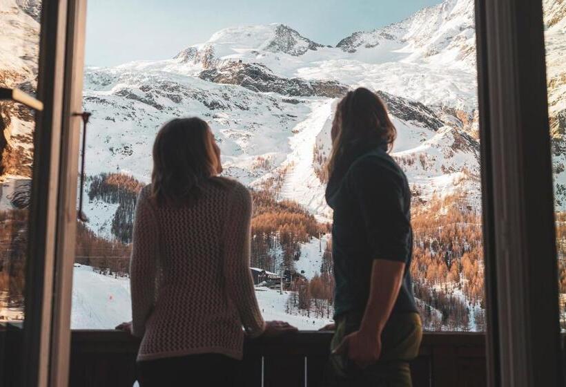 غرفة عائلية مطلّة علي الجبل, The Larix Ski In Ski Out