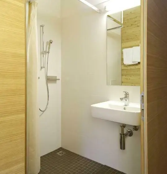 Standard-huone, Scuol Youth Hostel