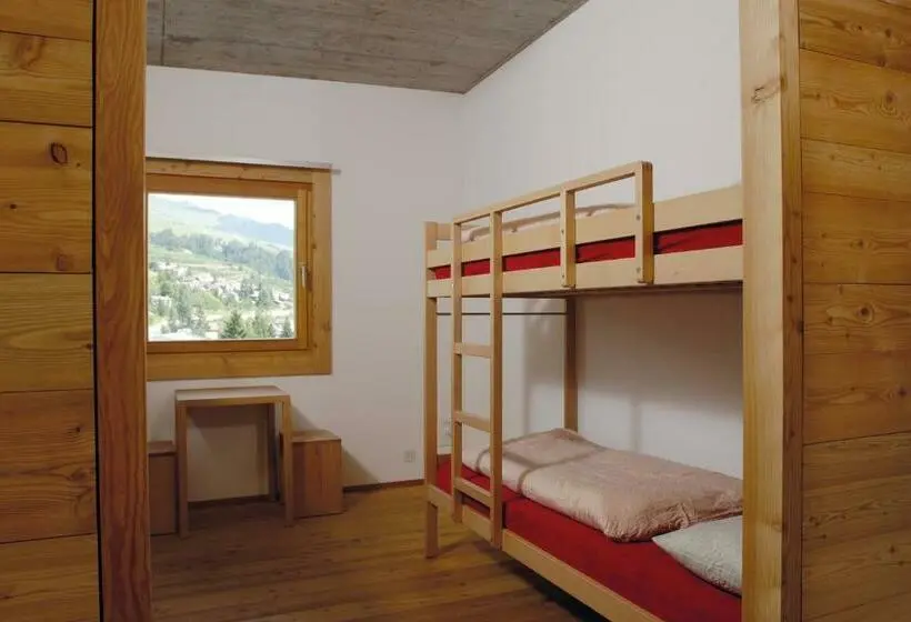 Standard Neljän Hengen Huone Jaettu Kylpyhuone, Scuol Youth Hostel