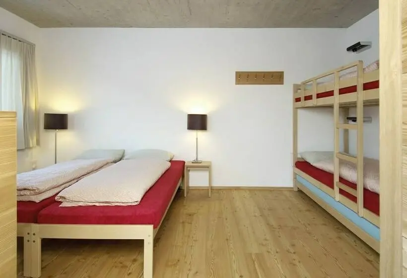 Standard Neljän Hengen Huone, Scuol Youth Hostel
