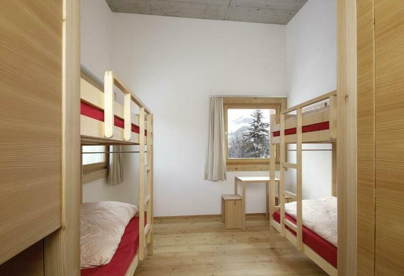 חדר סטנדרט לארבעה, Scuol Youth Hostel
