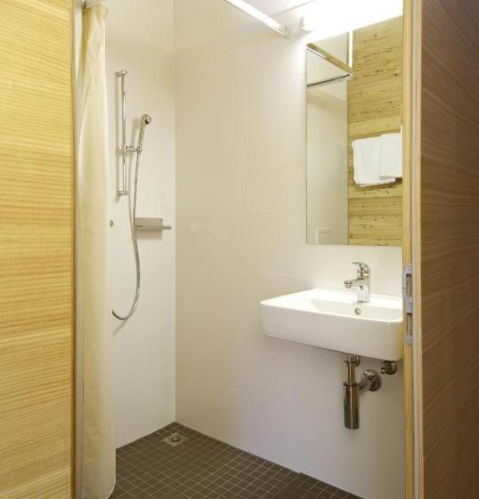 اتاق استاندارد چهار تخته, Scuol Youth Hostel
