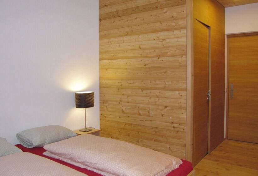 اتاق استاندارد یک نفره, Scuol Youth Hostel