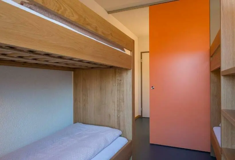 Standard Neljän Hengen Huone Jaettu Kylpyhuone, Zug Youth Hostel