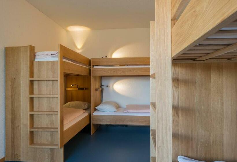 חדר סטנדרט חדר אמבטיה משותף, Zug Youth Hostel