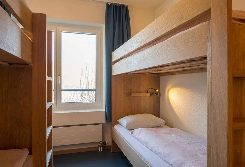 Standard Neljän Hengen Huone Jaettu Kylpyhuone, Zug Youth Hostel