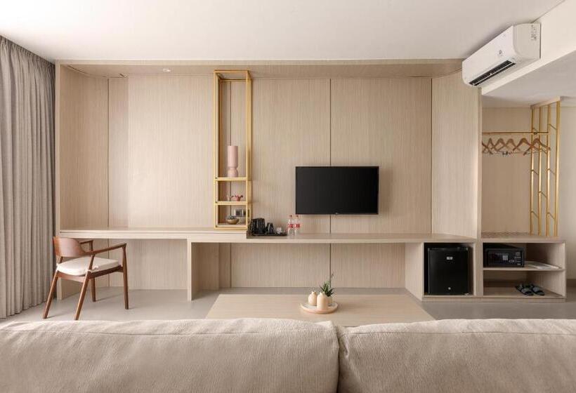 스위트, Elsotel Purwokerto By Daphna Management