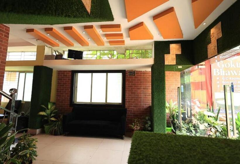 اتاق لوکس چهار تخته, Gokul Bhawan