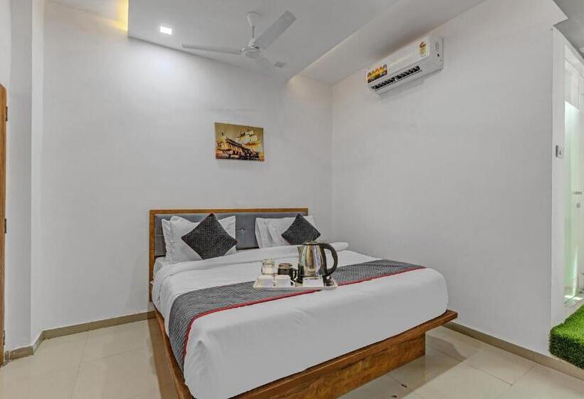 Standardrum, Oyo Hotel Silver I