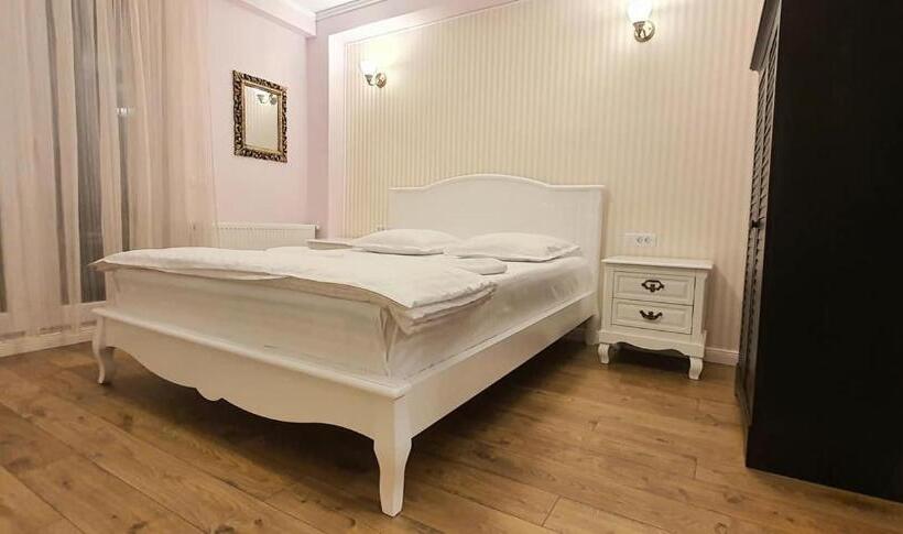 اتاق سوپریور, Raluca Boutique