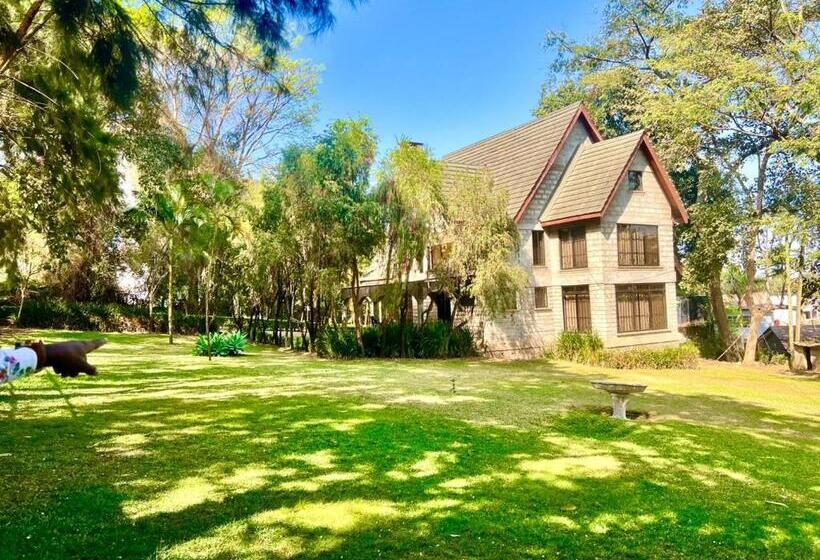 キングサイズベッドのスタンダードルーム, Wenzi Luxury Homes