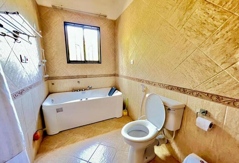 キングサイズベッドのデラックスルーム, Wenzi Luxury Homes