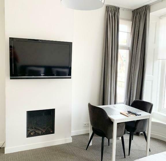 Номер Deluxe, B&b Het Herenhuys Aan De Historische Gracht Van Kollum