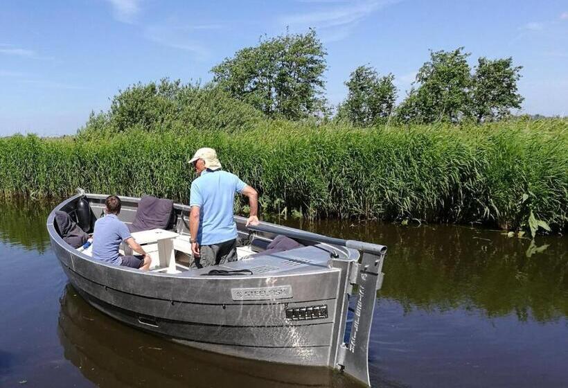 디럭스 룸, B&b Het Herenhuys Aan De Historische Gracht Van Kollum