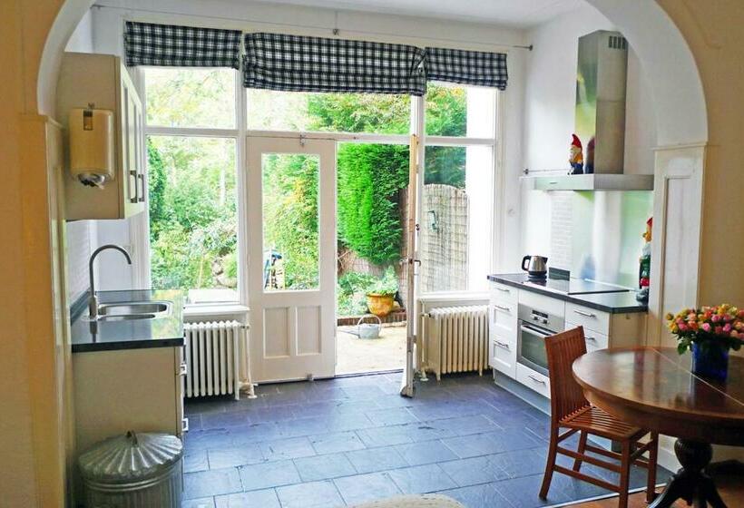 标准工作室, Bed & Breakfast Walenburg