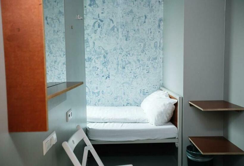 اتاق استاندارد یک نفره, Clinknoord Hostel