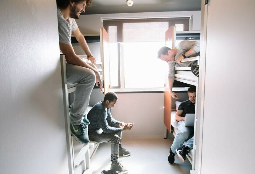 تختخواب در اتاق مشترک, Clinknoord Hostel