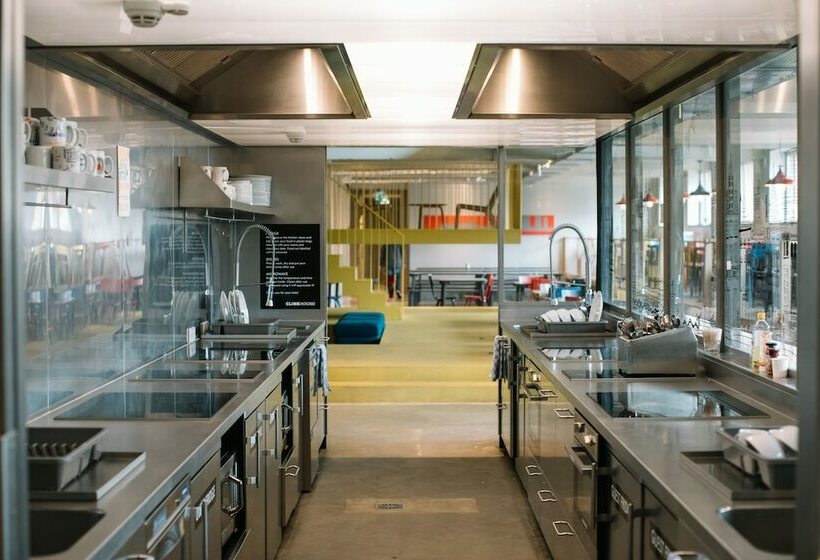 تختخواب در اتاق مشترک, Clinknoord Hostel