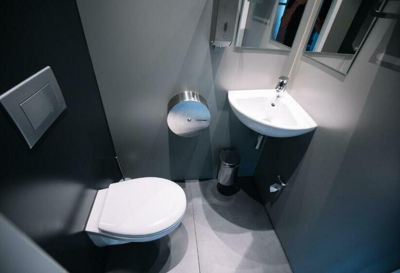 تختخواب در اتاق مشترک, Clinknoord Hostel