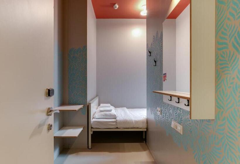 اتاق استاندارد یک نفره, Clinknoord Hostel