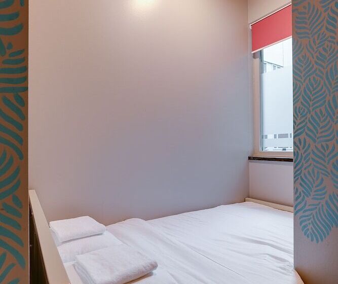 اتاق استاندارد یک نفره, Clinknoord Hostel