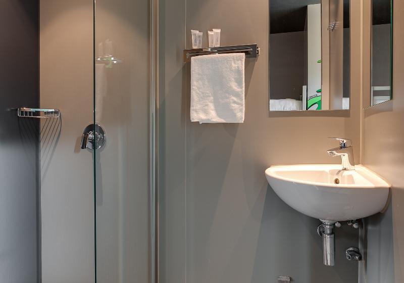 اتاق خانوادگی, Clinknoord Hostel