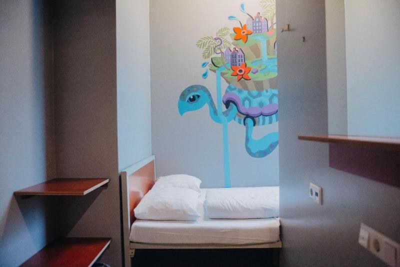 اتاق استاندارد یک نفره, Clinknoord Hostel