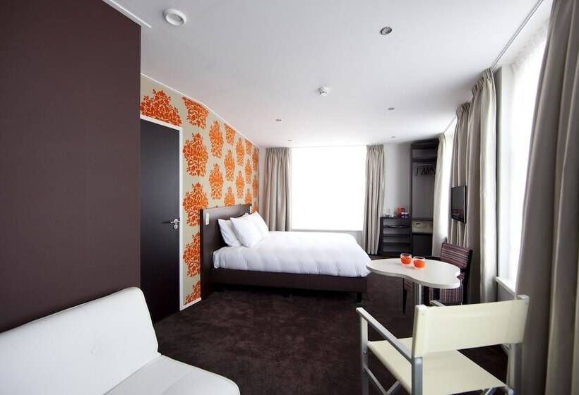 غرفة عائلية, Bella Ciao