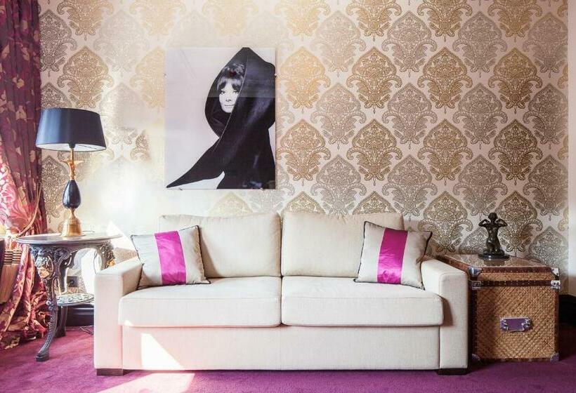 جناح سوبيريور, Boutique Hotel Opus One