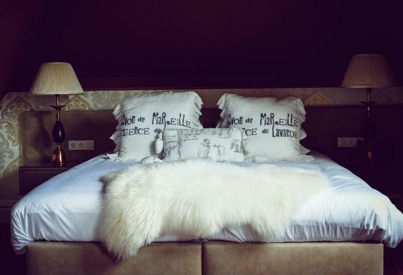 جناح سوبيريور, Boutique Hotel Opus One