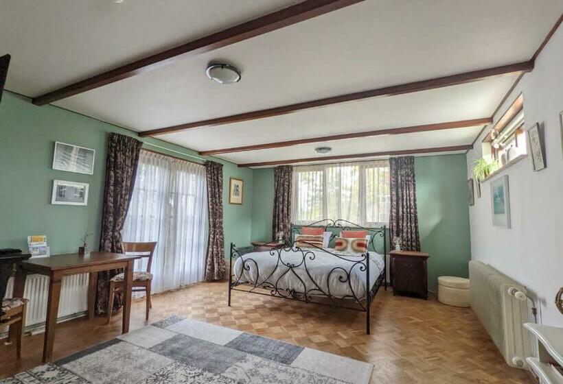 חדר דלוקס, De Gravin Van Vorden