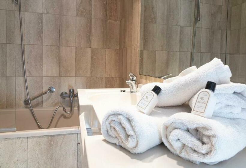 חדר דלוקס, De Gravin Van Vorden