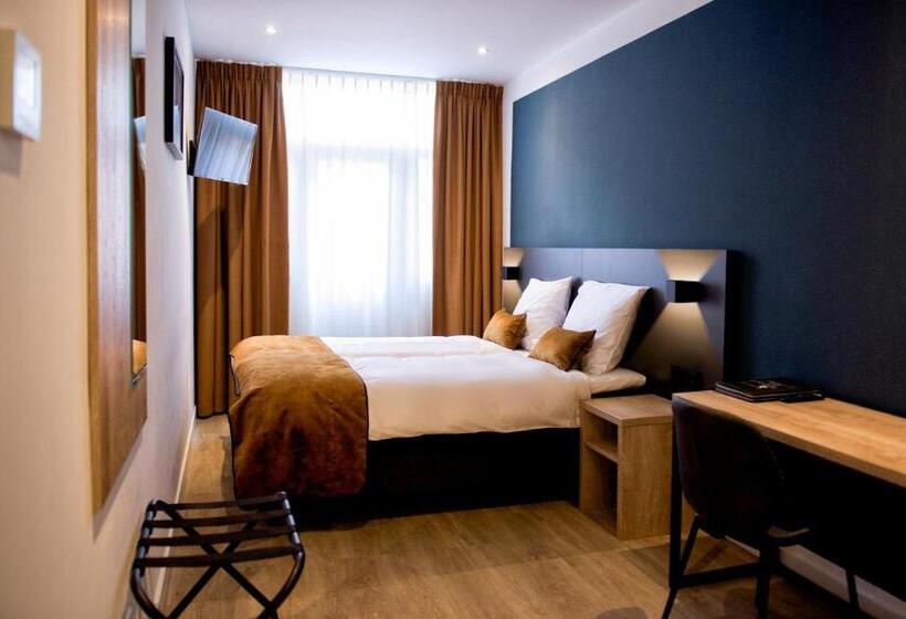 コンフォートルーム, Et Le Cafe De Paris