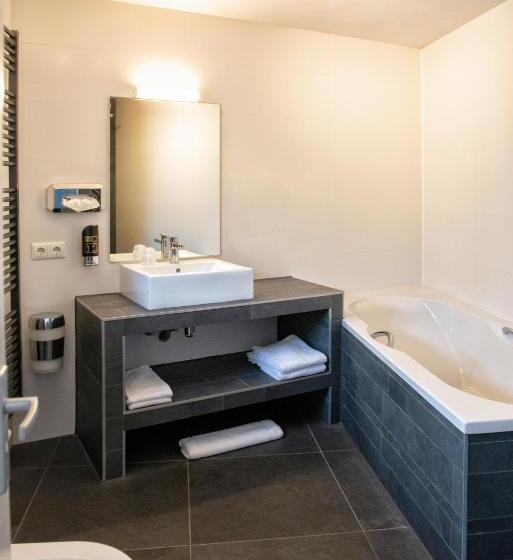 スーペリアールーム, Et Le Cafe De Paris