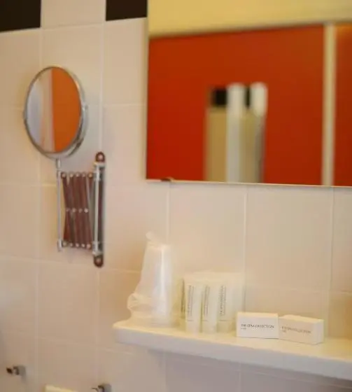 اتاق استاندارد چهارنفره با سرویس بهداشتی مشترک, Labnul50 Self Check In Hotel Groningen