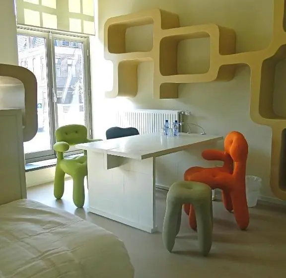 اتاق استاندارد چهارنفره با سرویس بهداشتی مشترک, Labnul50 Self Check In Hotel Groningen