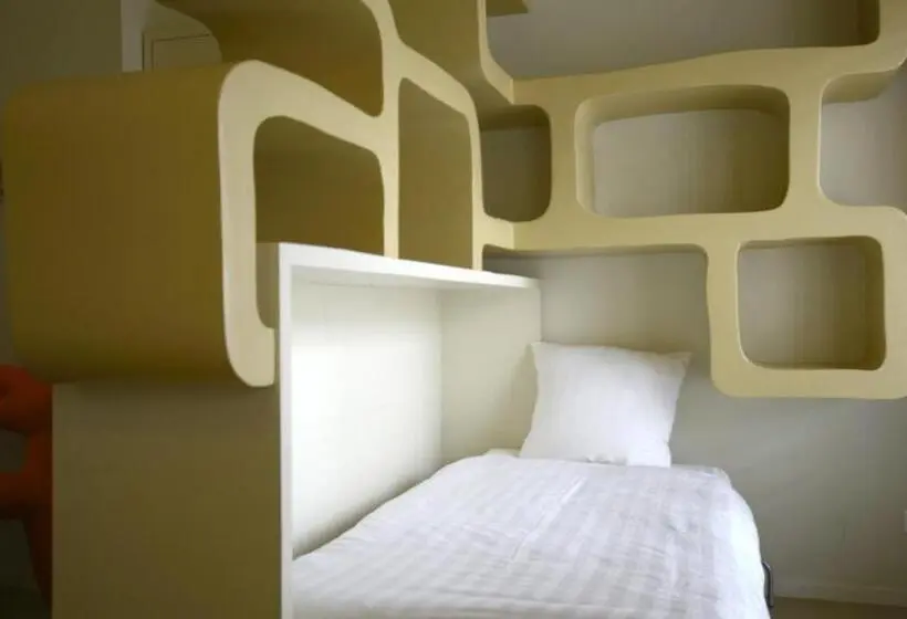 اتاق استاندارد چهارنفره با سرویس بهداشتی مشترک, Labnul50 Self Check In Hotel Groningen