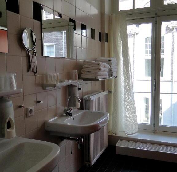 اتاق استاندارد چهارنفره با سرویس بهداشتی مشترک, Labnul50 Groningen