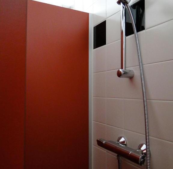 اتاق استاندارد چهارنفره با سرویس بهداشتی مشترک, Labnul50 Groningen