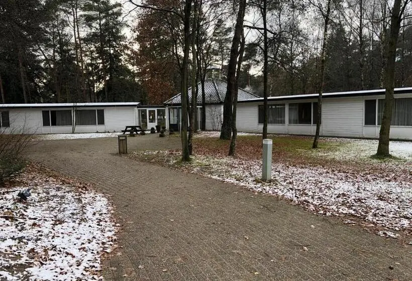 Standard Yhden Hengen Huone, Landgoed Isvw
