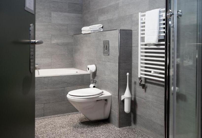 غرفة قياسية مزوَّدة بشُرفة, Leerhotel Het Klooster