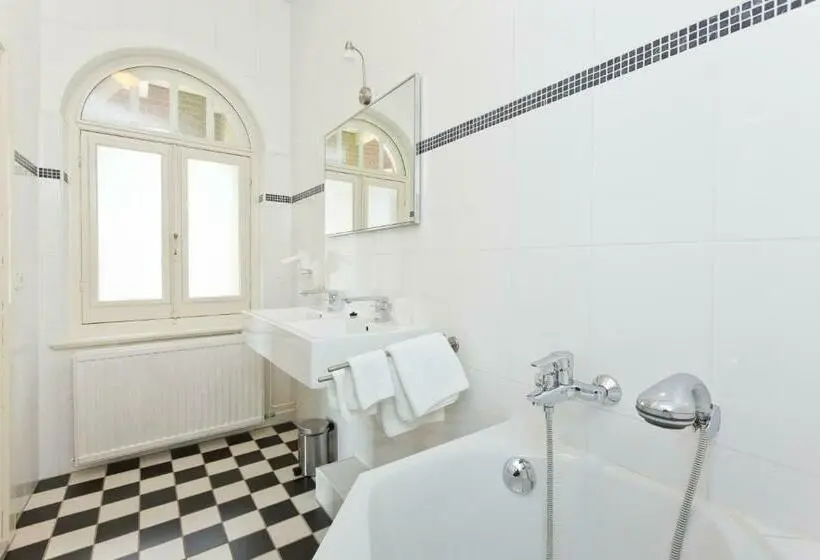 バルコニー付きデラックスルーム, Villa Rozenhof