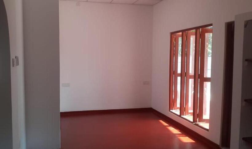 标准间, Villa Paradiso