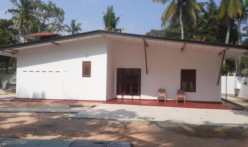 标准间, Villa Paradiso