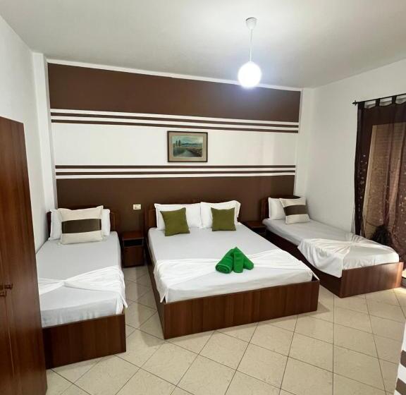 غرفة عائلية, Bar Restorant Hotel “ Mani “